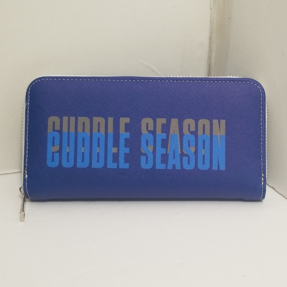 NWOT Chloe Alexis blue cuddle zipper wallet